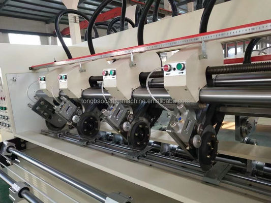 Automatische machine voor het maken van golfkarton en productielijn voor golfkartonpapier