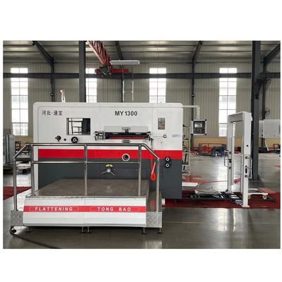 Machine voor het snijden van papierplaten Automatische gegolfde slijpmachine voor het snijden en scheuren