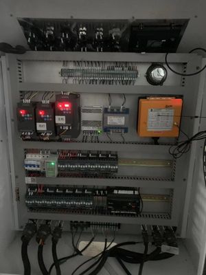 Geaffineerde doosmachine met 220/380/440V-spanning en druk-/snijfuncties