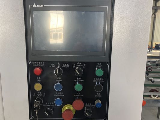 Kartonnen automatische platte matrassnijmachine met strippen 1650