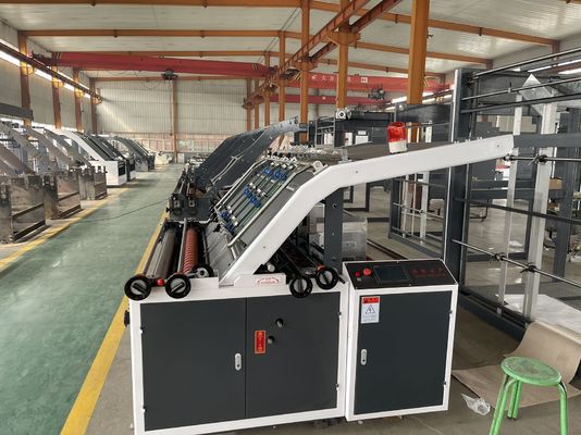 Semi-automatische laminaatmachine voor gegolfd karton met elektrisch aangedreven type