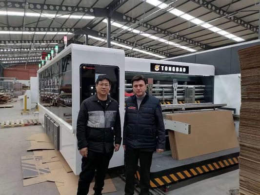 1200 mm Automatische Flexodruk Slotting Die Cutting Folding Gluing Strapping Inline Machine