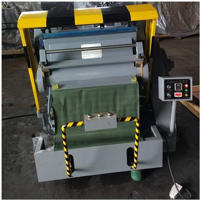 ML-serie gegolfde kartonnen doos Papierverpakkingsmachine voor het snijden met een kraakmachine