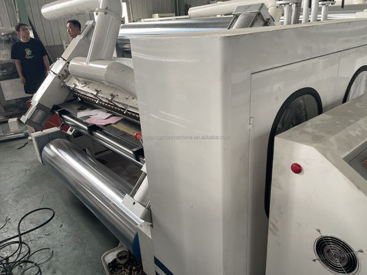 Machine voor het maken van een enkelzijdige, vingerloze, van papier gewalste doos voor de verpakkingsmachine