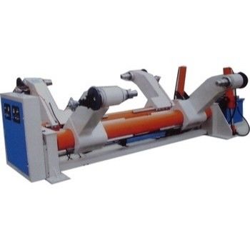 Aanpasbare 1500 mm golfvormige doos maken machine met hydraulische molen rolstand
