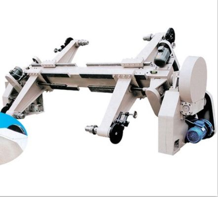 Aanpasbare 1500 mm golfvormige doos maken machine met hydraulische molen rolstand