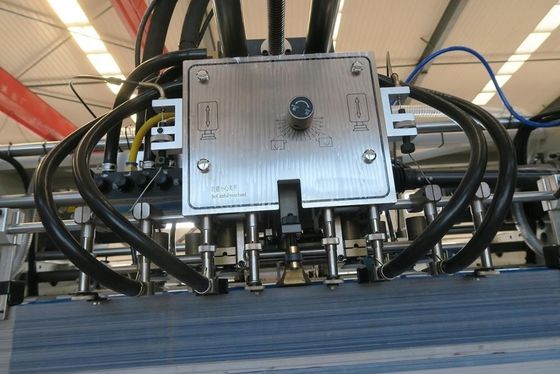 Automatische lamineermachine voor golfkarton voor het lamineeren en monteren van fluiten