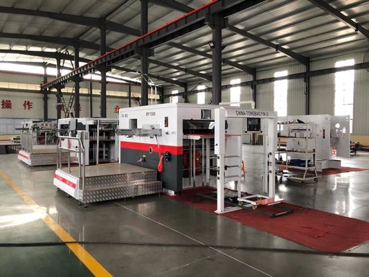 Semi-automatische platte bed gegolfde papier die snijmachine met volledige afvalverwijdering voorraad