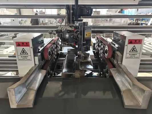 High Speed Double Piece Semi Auto Stitching Machine voor het stapelen van gegolfde papieren dozen