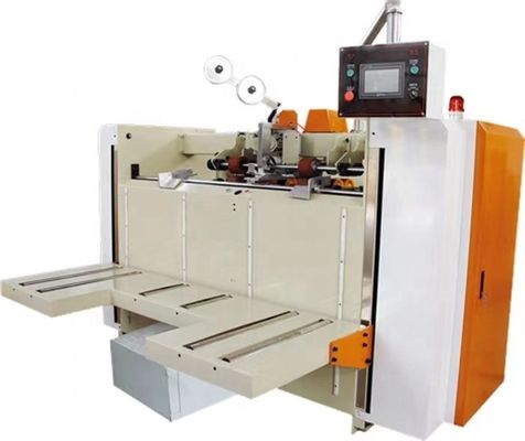 Automatische hechtmachine voor de semi-automatische bediening van golfkartonnen dozen