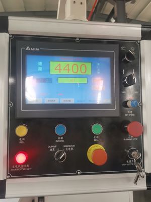 Versatile 300 T semi-automatische machine voor het snijden en scheuren van diverse materialen