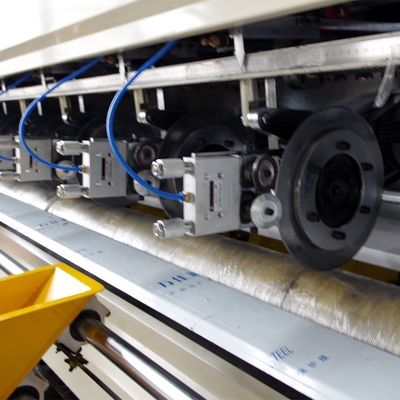 Automatische computer slitter scorer machine voor het snijden van karton