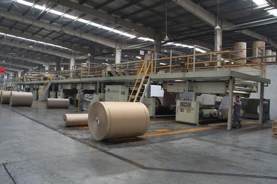 380V Hydraulische schachtloze papierfabriek rolstand voor gegolfde karton productielijn