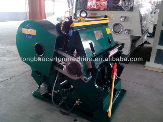Handmatig gegolfde plaat karton pizza doos platbed die cutter en creasing press machine