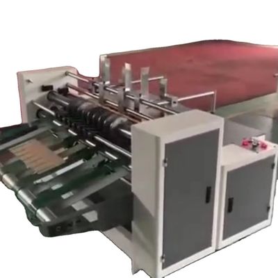 Semi-automatische bewerkingsmachine voor het vervaardigen van gewalste platen